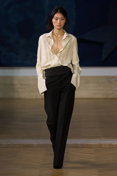 Look 7